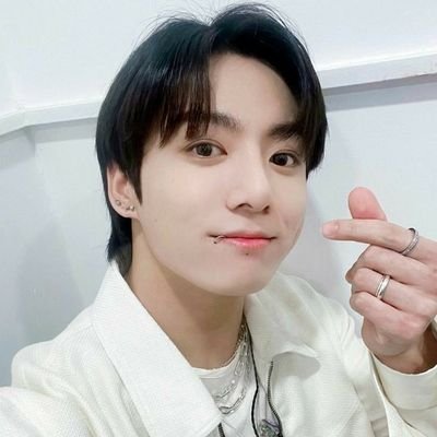 jungkook02430's profile picture. Thanks to all my lovely fans for there support 🥰🥰❤️❤️