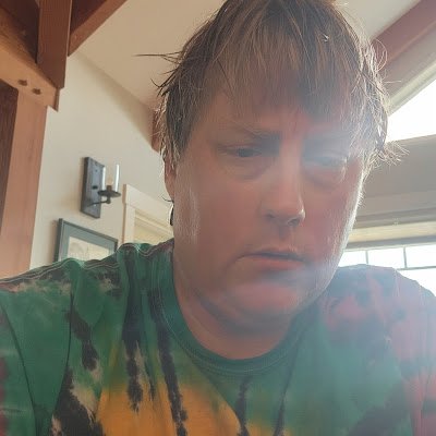 comoxbc420's profile picture. 