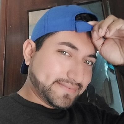 JulianM42270873's profile picture. 