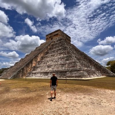 AleksRis's profile picture. Me, myself and I