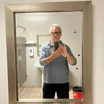 AduzeF11176's profile picture. investment is life 🙌 🇿🇦 make  it real