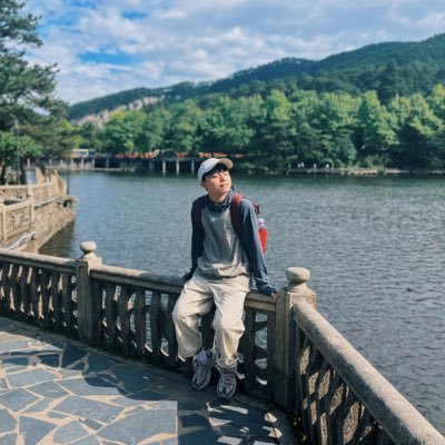 Wangwenjie15's profile picture. green