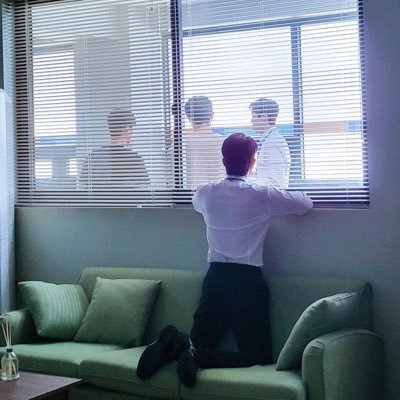 xenue_'s profile picture. 문태유가 돌아오면 김제뉴를 불러 주세요/ H:@ giraff_h / 📷@1n_january