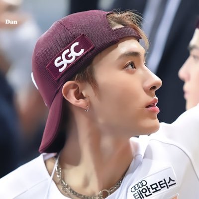 bunbosate's profile picture. 𝗲𝗿𝗶𝗰 𝘀𝗼𝗵𝗻 𝗶𝘀 𝘁𝗵𝗲 𝘀𝘁𝗮𝗻𝗱𝗮𝗿𝗱 ☻︎ #에릭 #더보이즈