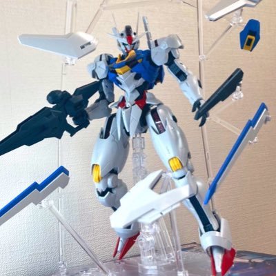 ガンプラ、クワガタ飼育してます。ガンプラは積み崩し・ぱちぐみメインです。クワガタは採集、飼育メイン。今年から産卵セットにも挑戦してます!