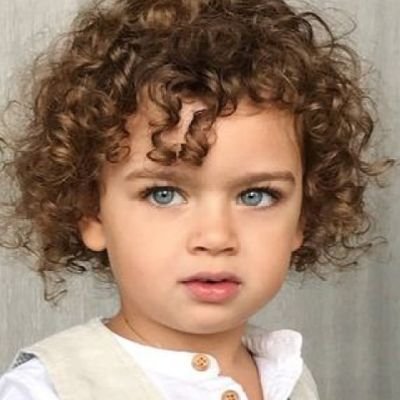 AyseUsl94977998's profile picture. 