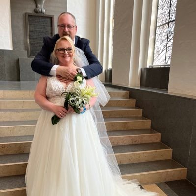 SteffanieBos's profile picture. is getrouwd met Peter Foekens big fan of sons of anarchy and the Mayans and 911 and 911 lone star