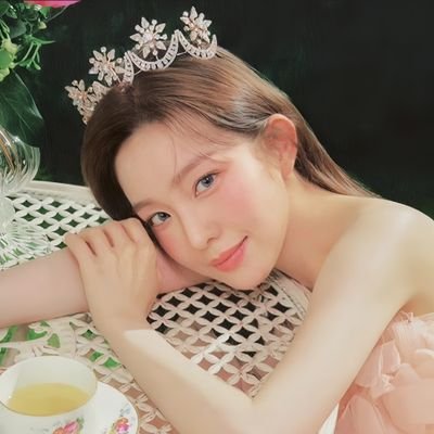 nrlirene's profile picture. 🎠 : 𝟵𝟭 𓈈 ﹫𝐢𝐫𝐞.𝐧𝐞  ⋮  motherly woman can make you fooled, the beauty like aphrodite that can bind you in her charm in an instant. code : roleplayer 𓂃 ★