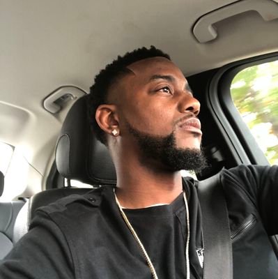 Giving good curve....🍆  

Part time adult content creator, with many other interests and hobbies| big fan of D.C comics. 

♍ 4:44