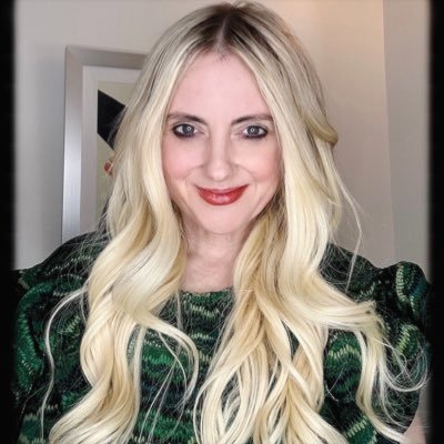Fashion Stylist-Helping You Look Fabulous When You May Not Feel Fabulous. 20 year Fashion Veteran. Too many surgeries to count. #chronicillness #injuries