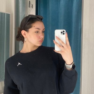 evkaaa_'s profile picture. 