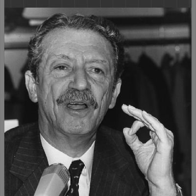 Feri_19999's profile picture. عاشق ایرانم...
.

هم تبار دکتر شاپور بختیار
.
#اینها_ماموریت_دارند_که_ایران_را_به_نابودی_ببرند