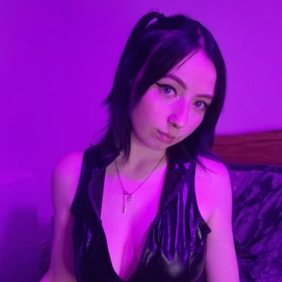 chemicalangelxx's profile picture. 18+🔞 

 22 ~ spicy content every other day❤️‍🔥  

turn on post notifications❗️
check out my link below⬇️