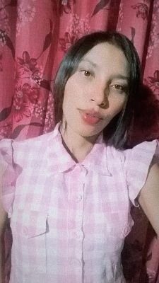 suzyoliveiraofc's profile picture. 