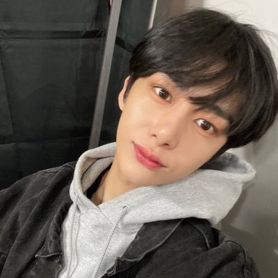 행운아 저 예쁜 사람에게 꼭 붙어 있어라 ᰔᩚ