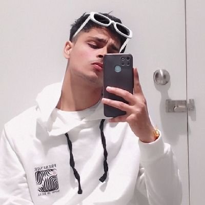 Scarfall_x's profile picture. i am a mess of hastily scribbled notes and unfinished character concepts squashed together into a barely breathing, barely functional person...