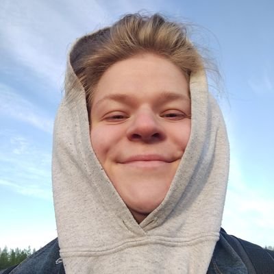 taidetonttu's profile picture. Mietteitä maailmasta metsän keskeltä huhuillen.