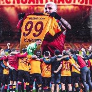 💛❤️Galatasaray 💛❤️sevdalısı Karısına Aşık 👫bir eş resimdeki ufaklık🐕 da evimizin küçük eniştesi 🙏