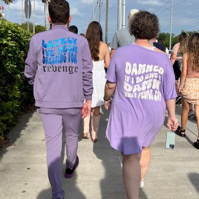 hmgriff42's profile picture. 30 something mom escaping the real world by scrolling.