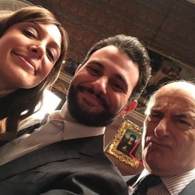 shanehollanders's profile picture. Chairman. Husband. Occasional Traitor. ☺️✌️