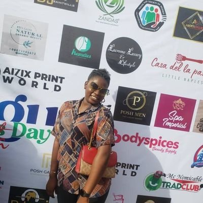 kelly_favy's profile picture. 