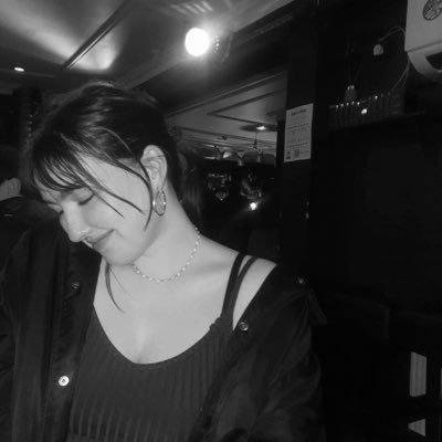 aislingnichoibh's profile picture. writer and editor | galway ✨sí/í - she/her✨ Comheagarthóir le @aimsirpress 🕯️