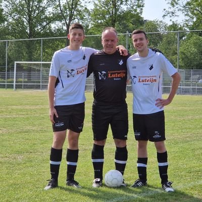 Ruis1972's profile picture. Speler / LijderT V.V. Breskens zondag 2 (toch blijven we Terde!)
Voetbaldier / Ajax / Man Utd / Anderlecht / Nederlands Elftal 
💑👬Maureen / Jesper / Gijs