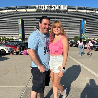 Jersey Girl. ❤️ #Swiftie Hasn't Met Taylor. Eras MetLife N1 Philly N2 Tayronto N3🫶🏻NYGiants 🏈 Disney World Passholder. 🏰 Disney Vacation Club Member. 🌴