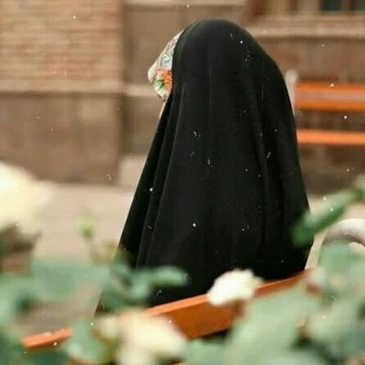 (دانشجومعلم،دهه هشتادی، نیمچه هنرمند🖌🎨👩🏻🎨)
«و أنَا أبحَثُ عنِّي؛ وَجَدْتُكَ یٰا حُسین..!»
و هنگامی که در پیِ خودم بودم
تــو را یافتم، یا حسین؛))♥️