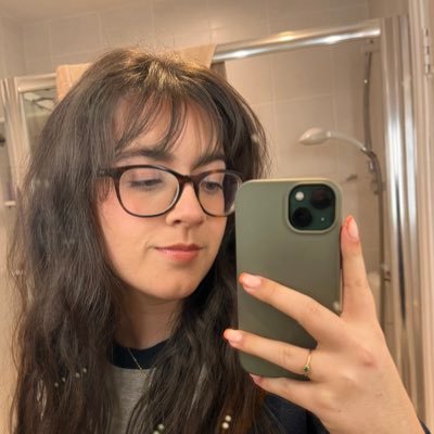 redcIover's profile picture. 26