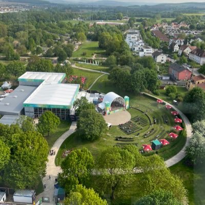 nista nije samo crno,niti samo bijelo