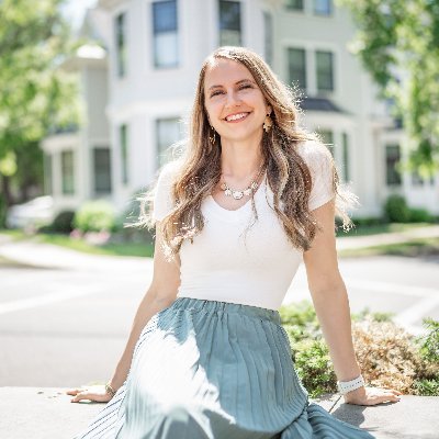 amyvandaeleamft's profile picture. Registered Associate Marriage 
and Family Therapist
(AMFT #137904)
Supervised by Sarah Schewitz, Psy.D and Angela Caldwell, MA, LMFT