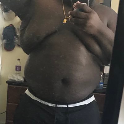 fat nigga dat shoot a lotta nut 💦