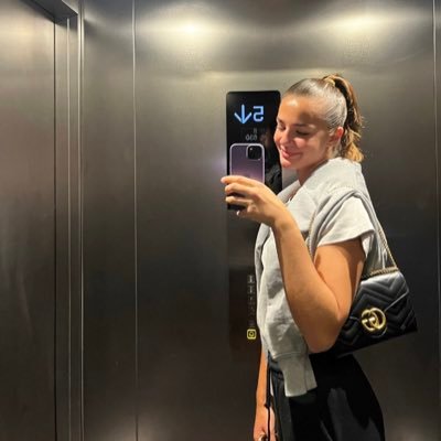 ChjaraEttori's profile picture. 👱🏻‍♀️👱🏻‍♀️