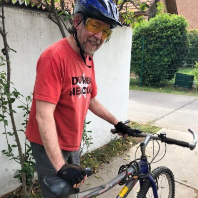 Manueldeferrari's profile picture. Teólogo. Pienso luego opino. Chile: "menos cóndor y más huemul", según el ideario de Gabriela Mistral.