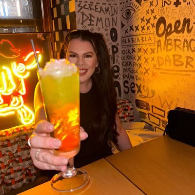 fayegriffithsx's profile picture. out here living life with no stress and good vibes ✨