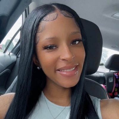 Licensed Cosmetologist • Nail tech • Press on nails