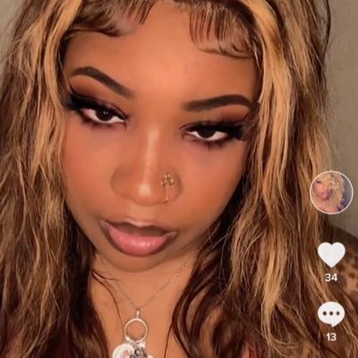Muva2Timez's profile picture. Bisexual Baddie 🌈