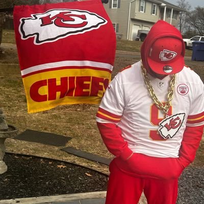 Chiefs fan,lover of animal,movies ND sports!