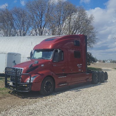 Owner Operator based in NorthEast Nebraska leased on to a small Midwest Regional Company hauling Feed and Feed ingredients.