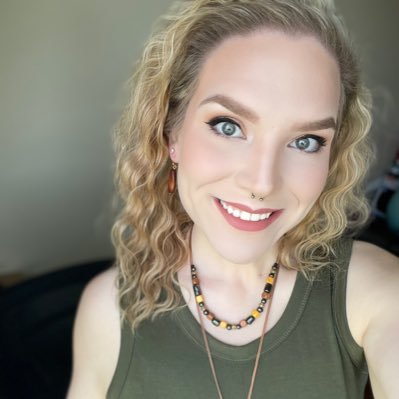 Jessleann_'s profile picture. Twenty eight • Perkins pancakes are STILL the fluffiest