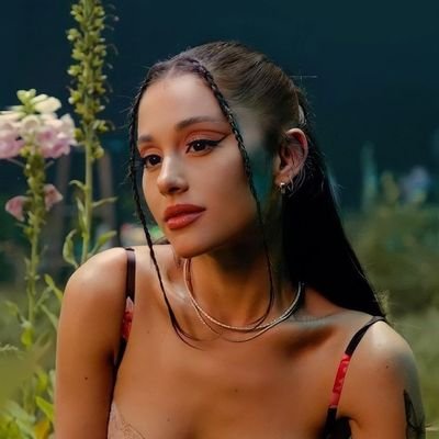 urmoonightt's profile picture. 