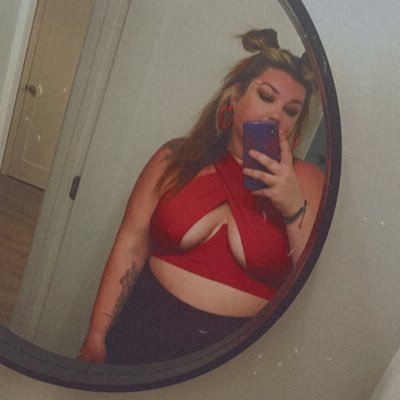 ItsHeidiHoBitch's profile picture. In 9 hours and 23 minutes, you’ll be mine 💛