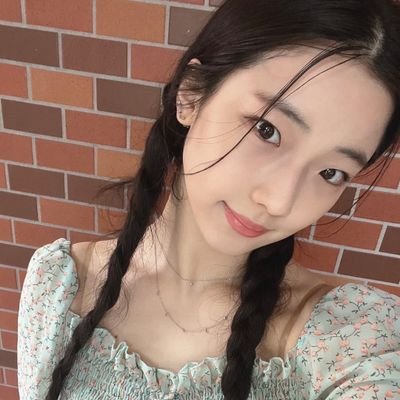 candlelightjen's profile picture. 🫨