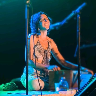 GemmArgence's profile picture. Mantras y música medicina para el Alma ♬♡ Kirtanॐ • Viajes de Sonido • Circulo Mujeres •Voz Útera ⟴Sexualidad Uterina༄