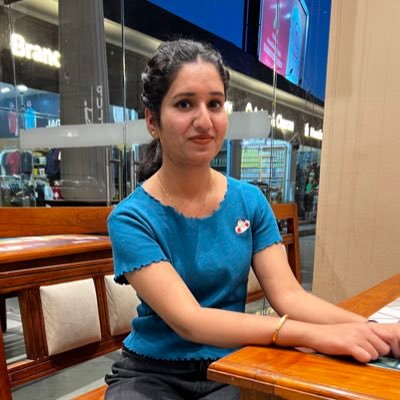 rinkishuklaa's profile picture. 