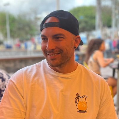 👨💻 Frontend Dev | 🚀 TypeScript & React | 🥁 Drumming Rookie | 🥎 Padel player | Travel Junkie ✈️