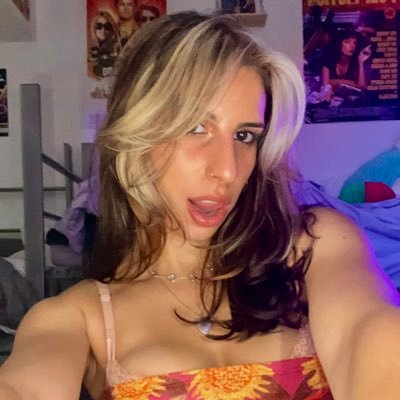 evrybodyluvskai's profile picture. 