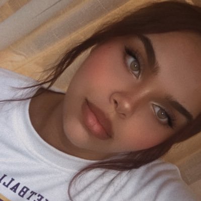 sumaia_b's profile picture. CHOSE TO BE POSITIVE AND HAVING A GRATEFUL ATTITUDE IS GOING TO DETERMINE HOW YOUR’RE GOING TO LIVE YOUR LIFE. 🤍✨🐚