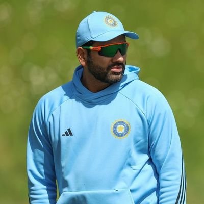 muthuram0107's profile picture. மாயப் பரப்பினுள் வாழும் பித்தன் 🕴